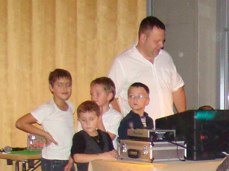 Kleine und große DJs
